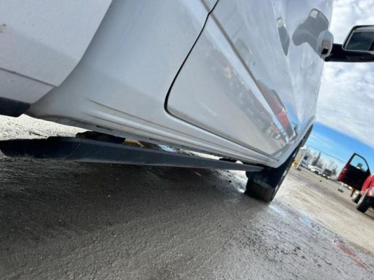 2020-ram-1500-laramie-longhorn-image-51