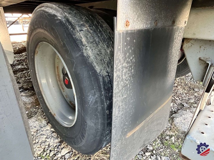 2014-stoughton-28-ft-image-7