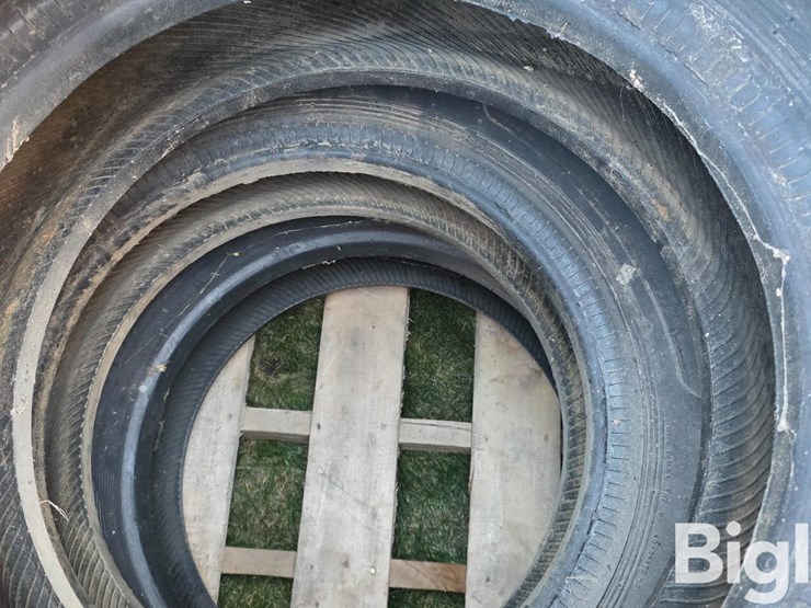 used-implement-&-vehicle-tires-image-16