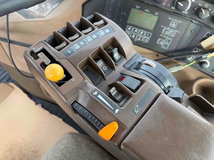 2002-john-deere-9520t-image-45