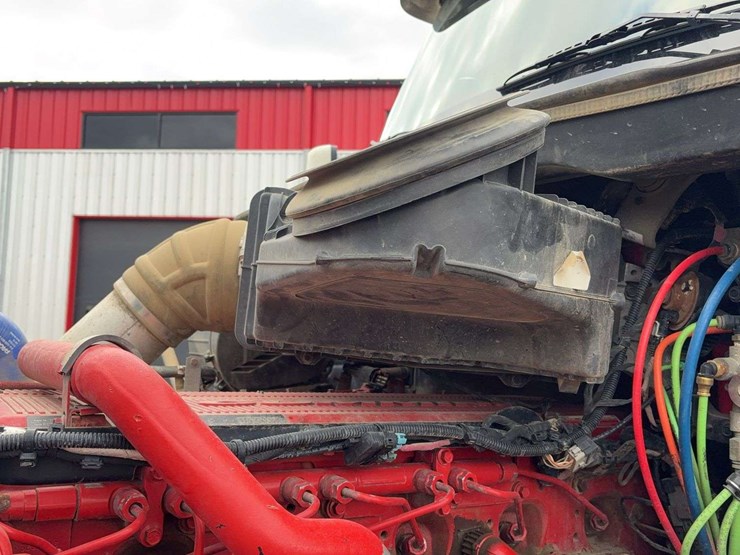 2016-kenworth-t880-image-40