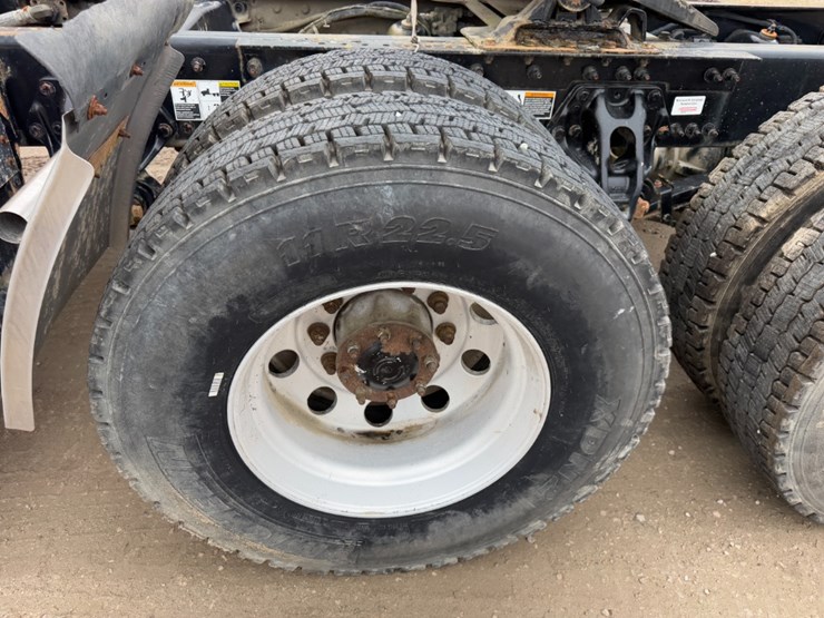 2019-kenworth-t880-image-17