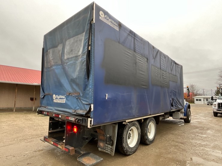 freightliner-m2-106-image-8