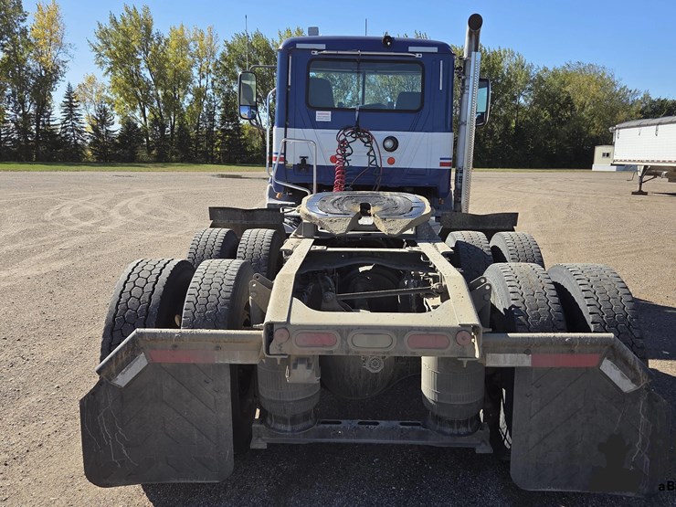 2013-mack-cxu613-t/a-truck-tractor-image-6