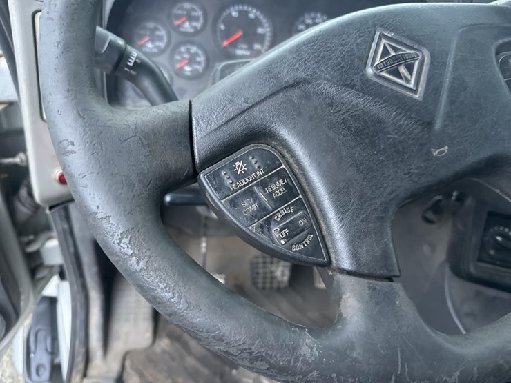 2014-international-prostar-image-27