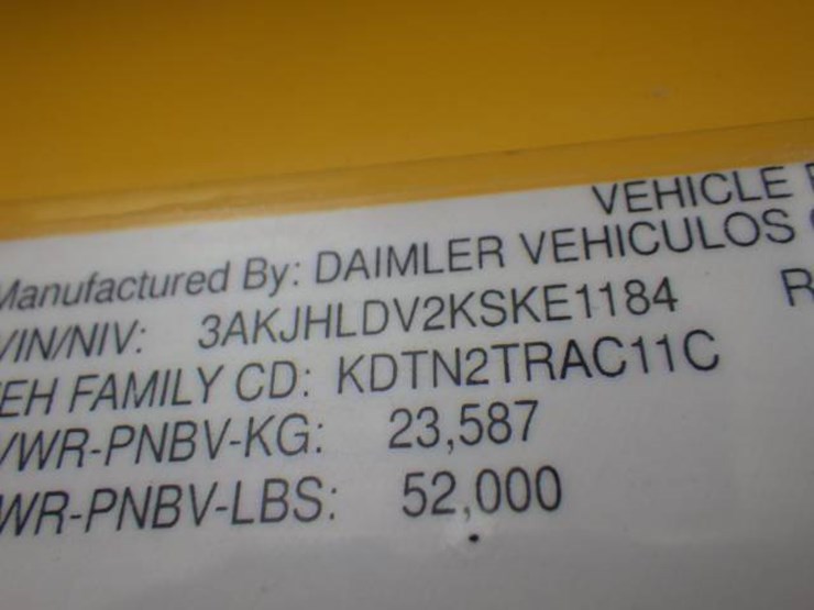 2019-freightliner-cascadia-126-image-21