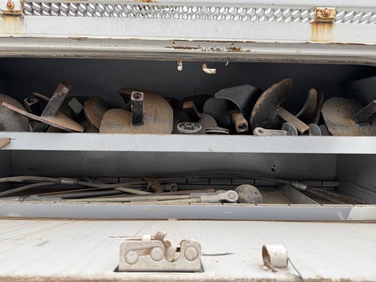 2001-international-4900-image-46