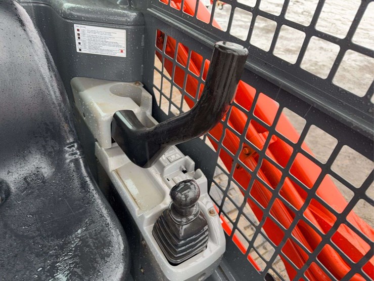 2015-kubota-svl75-2-image-47