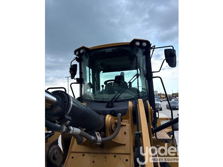 caterpillar-938m-image-13