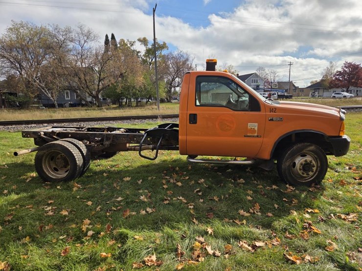 ford-f550-xl-image-6