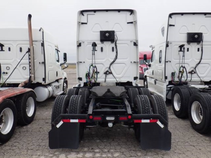 freightliner-cascadia-125-image-9