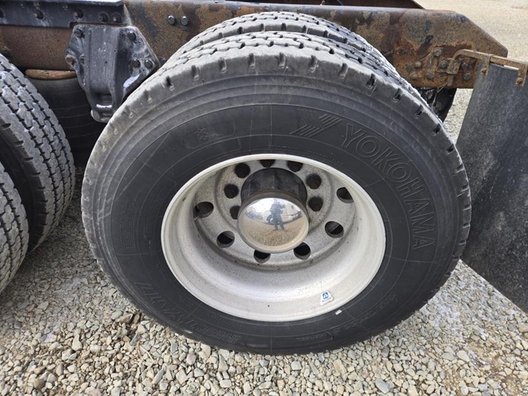 2013-kenworth-t660-image-68