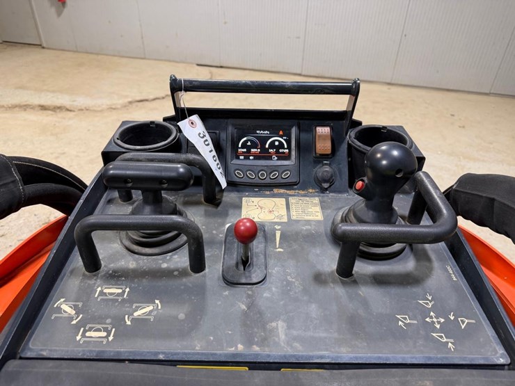 2023-kubota-scl1000-image-16