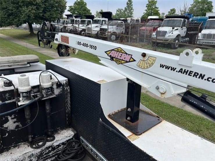 2015-ford-f550-xl-image-11