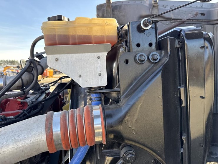 2012-peterbilt-389-image-33