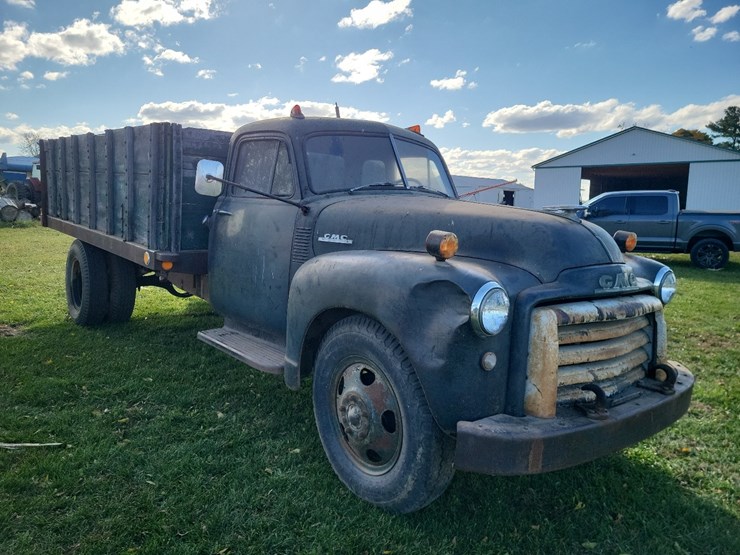1953-gmc-354-24-round-top-cab-single-axle-grain-truck--needs-axle-shaft-image-7