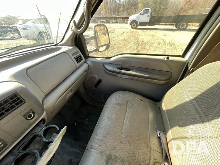 ford-f550-xl-image-54