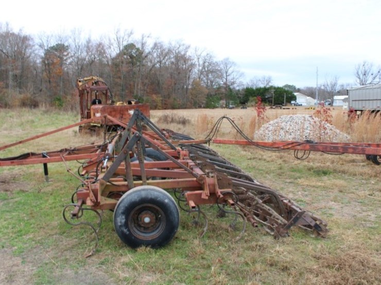 unverferth-mod-615-sn-930010-s-tine-cultivator-triple-baskets-rer-vac-unver-image-4