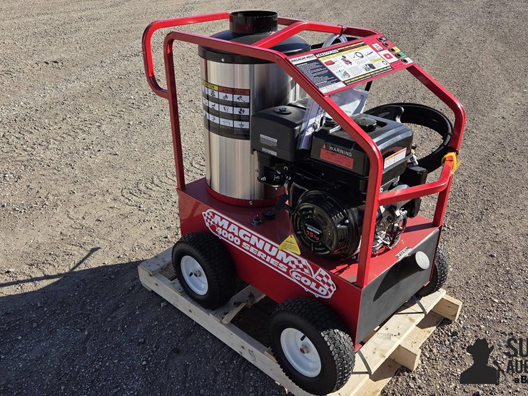 2025-magnum-4000-series-hot-water-pressure-washer-image-3