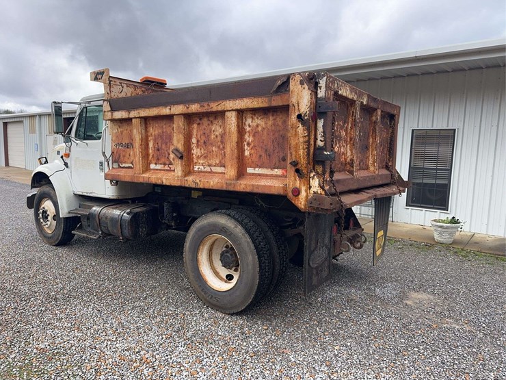 2001-international-4700-image-3