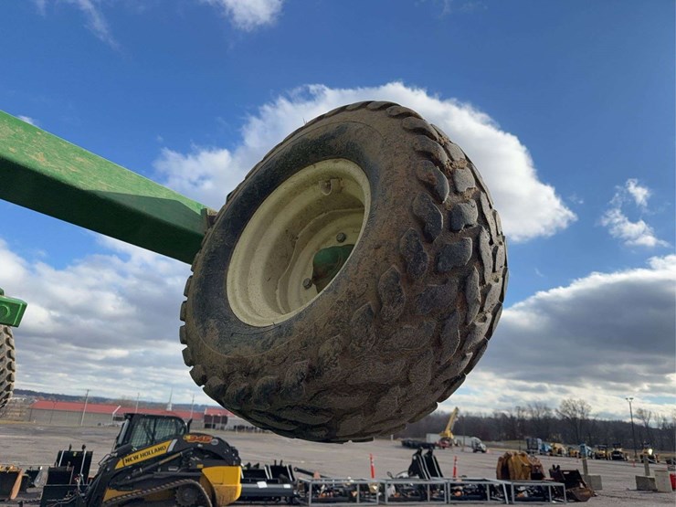 2011-john-deere-1990-image-15