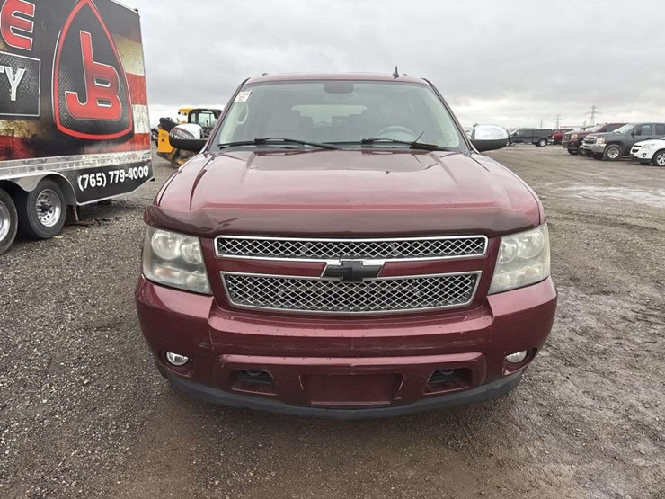 2008-chevrolet-suburban-image-5