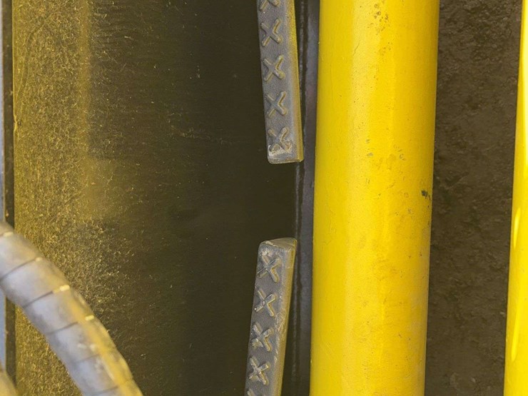 2003-john-deere-250-image-23