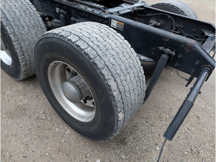 kenworth-t680-image-10