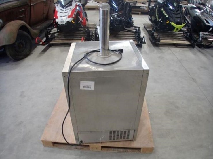 true-tur24bdlssb-24-in.-stainless-steel-beer-tap-image-5