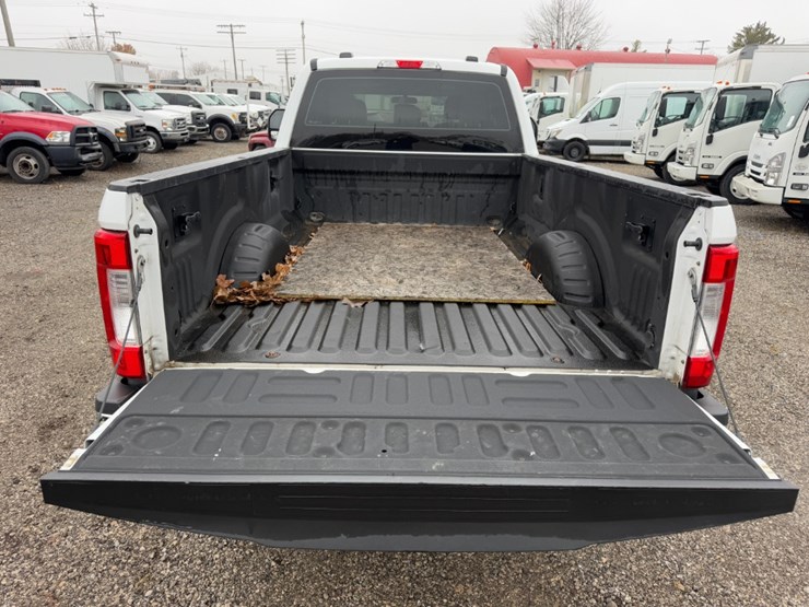 2022-ford-f350-image-7