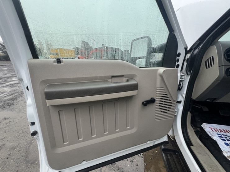 2009-ford-f350-xl-image-27