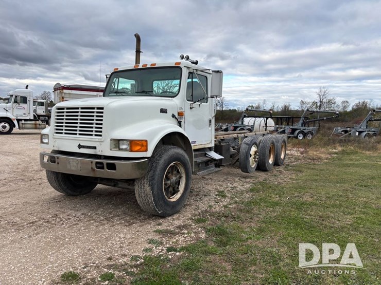 international-4900-image-18