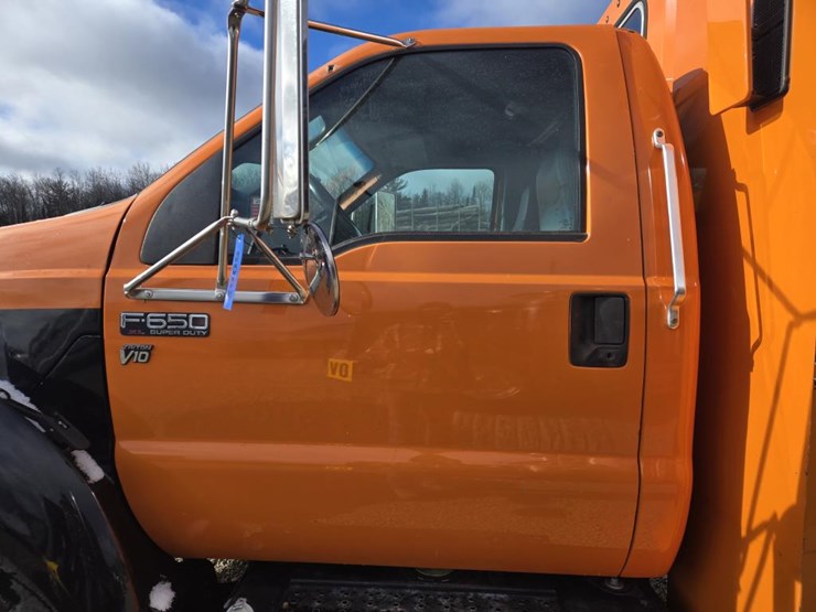 2015-ford-f650-image-12