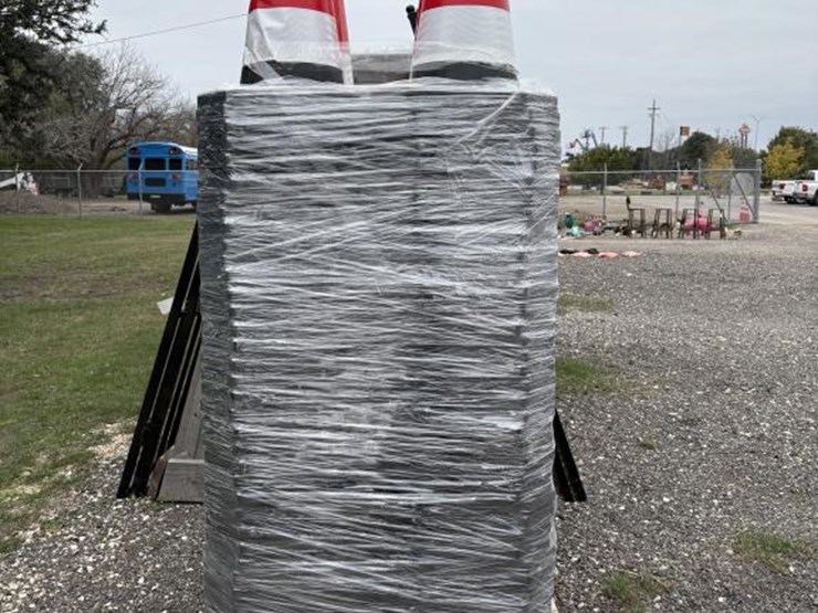 #111-•-(250)-irstc-safety-traffic-cones-image-3