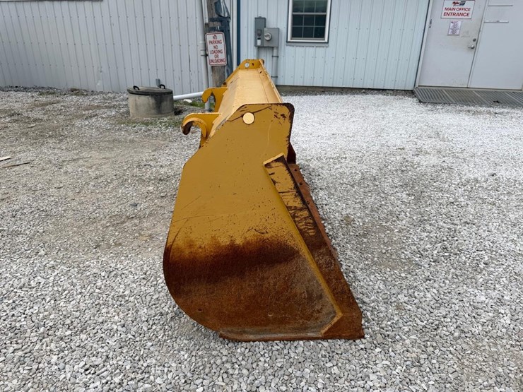 2020-deere-344l-image-34