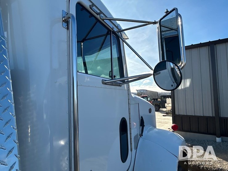 peterbilt-330-image-20