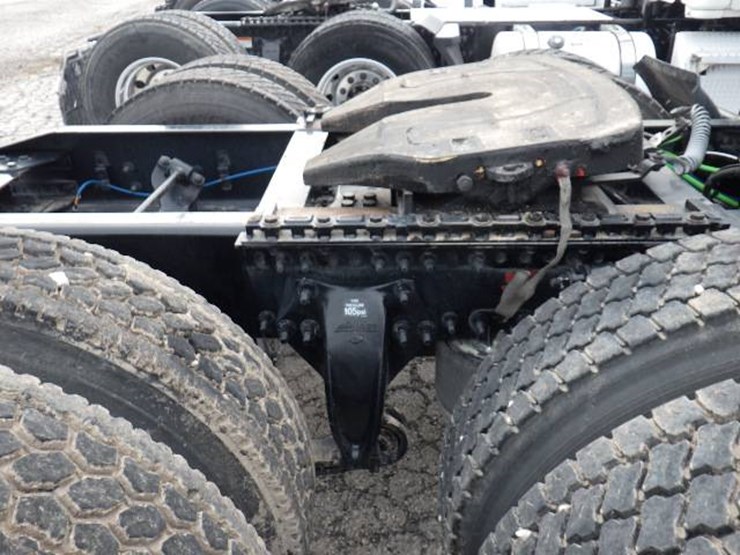 2020-freightliner-cascadia-126-image-7