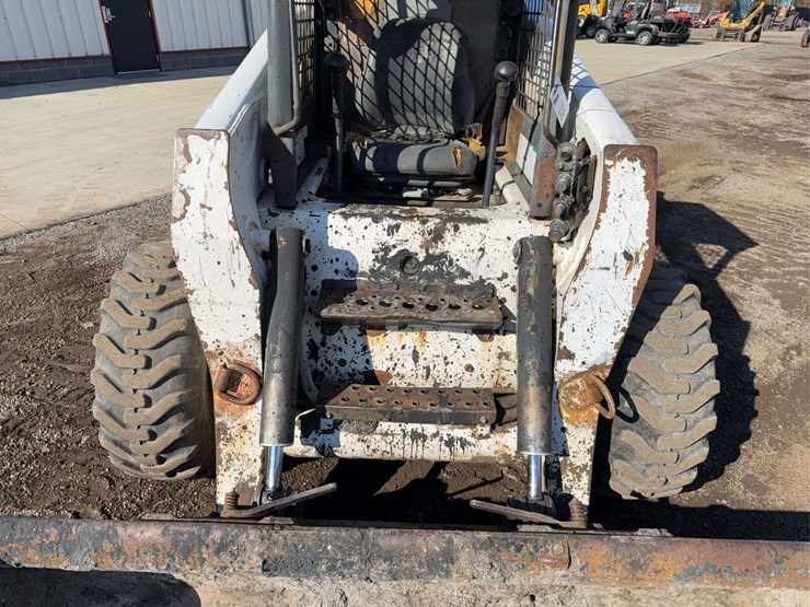 bobcat-s220-image-14