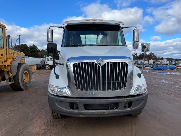 international-8600-image-7