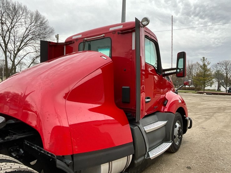 2020-kenworth-t680-image-11
