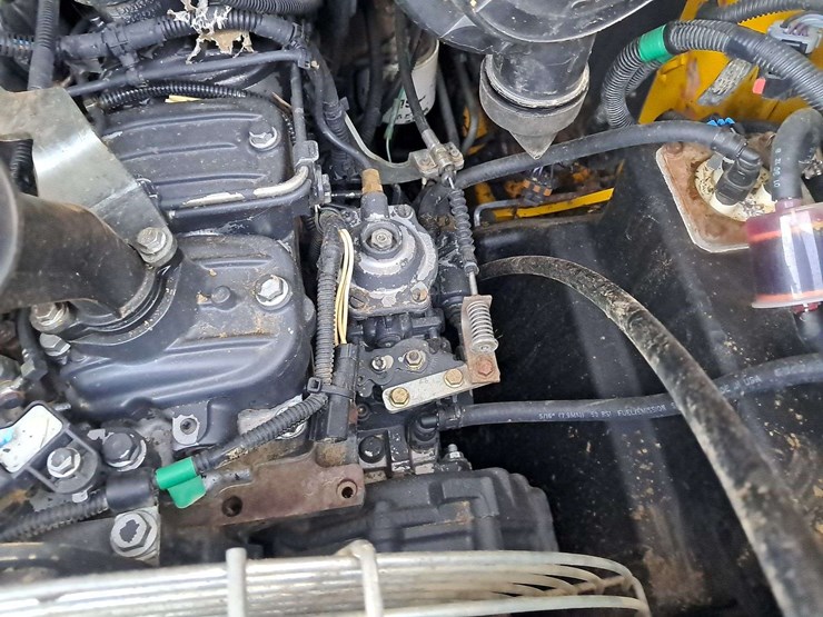 new-holland-l225-image-6