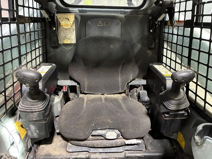 2023-bobcat-t770-image-21