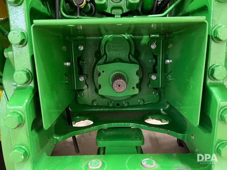 john-deere-8r-340-image-32