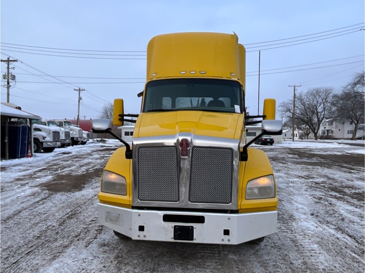 2020-kenworth-t880-image-3