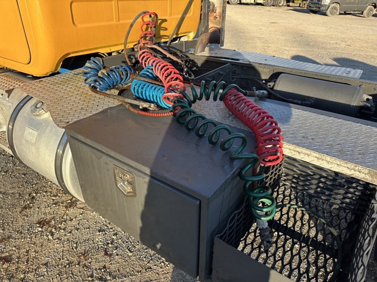 1996-mack-rd688s-image-14