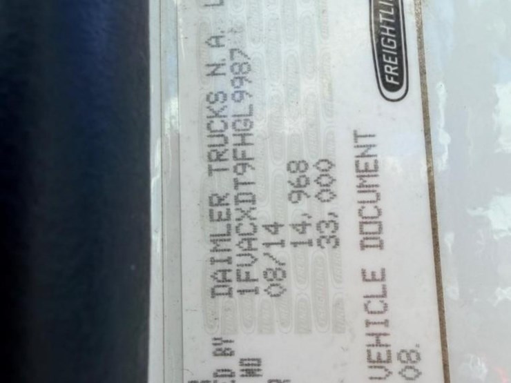 2015-freightliner-m2-106-image-19