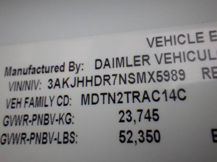 2022-freightliner-cascadia-126-image-25