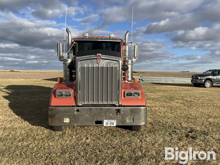 2002-kenworth-w900-image-2