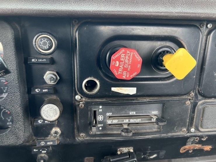 1986-international-1954-s/a-truck-tractor-image-30