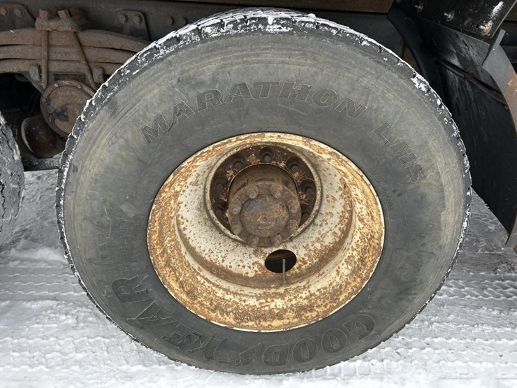 #1042-•-2000-volvo-quad-axle-dump-truck-image-67